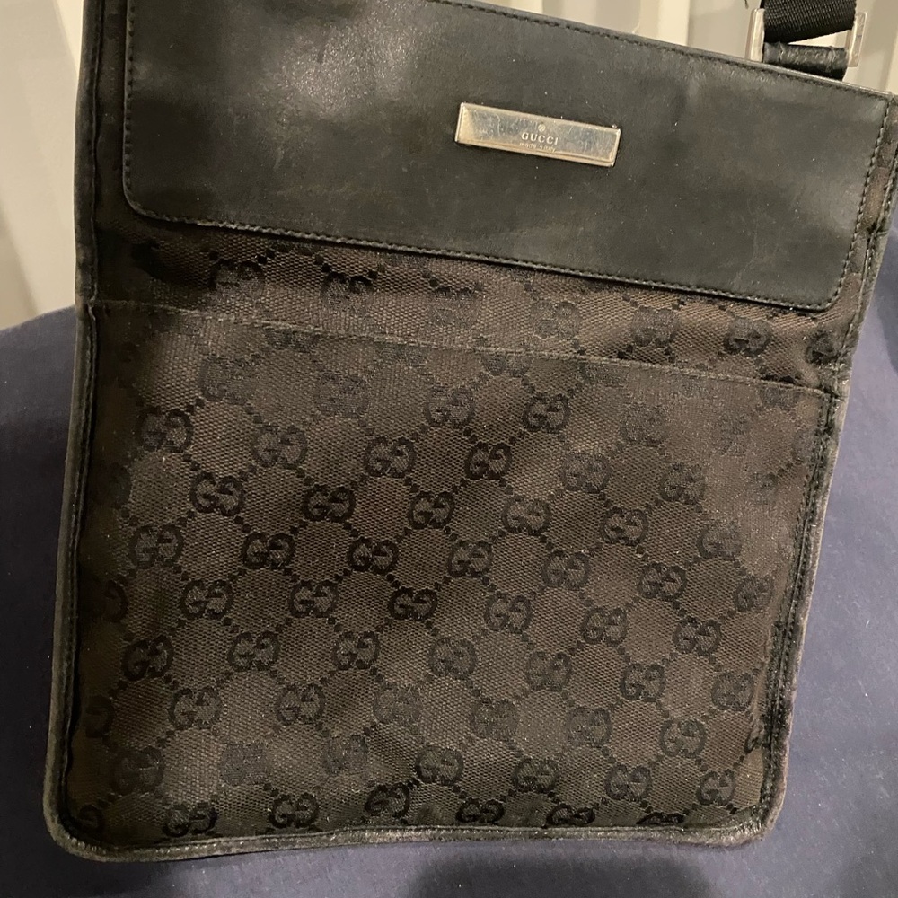 Authentic Gucci cross body